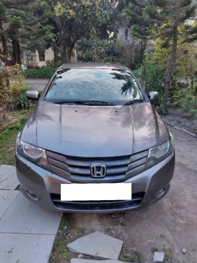 https://images10.gaadi.com/usedcar_image/4415470/original/processed_30ed6a25-0e8f-43f1-8015-576ade6fecd8.jpg?imwidth=6400