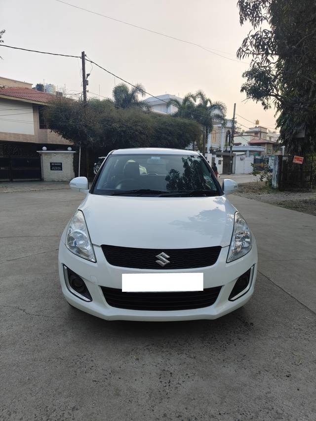 https://images10.gaadi.com/usedcar_image/4415622/original/processed_7fc33ce709fa035028ce7a8dc5eff28f.jpeg?imwidth=6402