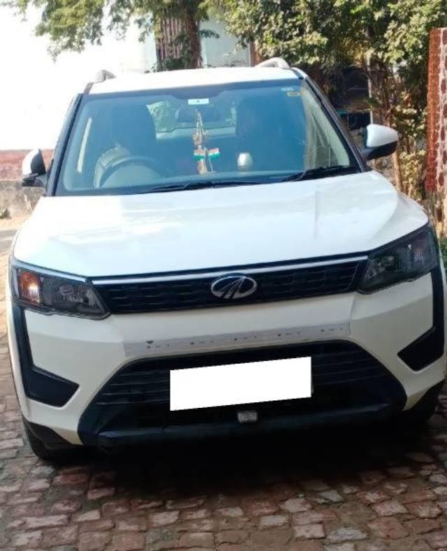 https://images10.gaadi.com/usedcar_image/4415639/original/processed_f02e0cd1-4745-424e-ac50-003e7f12e451.jpg?imwidth=6400