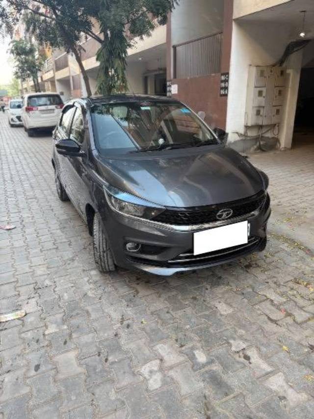 https://images10.gaadi.com/usedcar_image/4415668/original/processed_870c9296-fef3-4f7c-a6cc-b90f6e56d671.jpeg?imwidth=6400