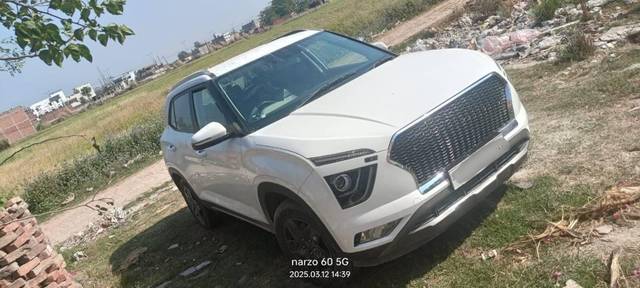 https://images10.gaadi.com/usedcar_image/4415687/original/processed_183e9630-519d-4883-a3fa-583da79dafba.jpg?imwidth=6402