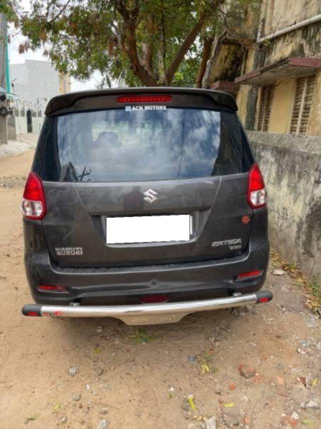 https://images10.gaadi.com/usedcar_image/4415688/original/processed_9cb8eb06-6e41-4d81-9acd-8418df27e8d9.jpg?imwidth=6402