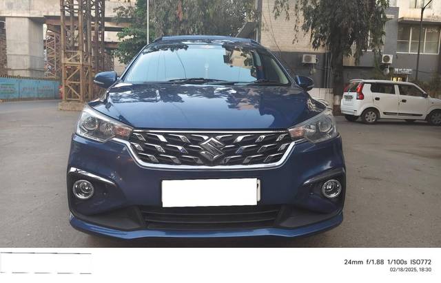 https://images10.gaadi.com/usedcar_image/4415705/original/processed_22d2a8b04e497a54e8116f9b92a2e67f.jpg?imwidth=6400