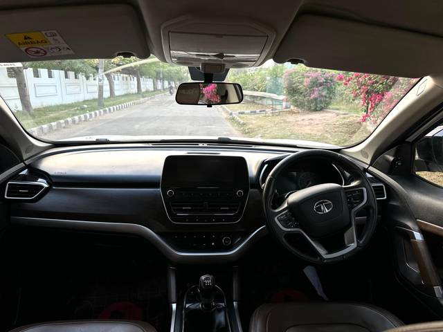https://images10.gaadi.com/usedcar_image/4415797/original/73c1b4881223861b5c5eaea3e7bcee92.jpg?imwidth=6402
