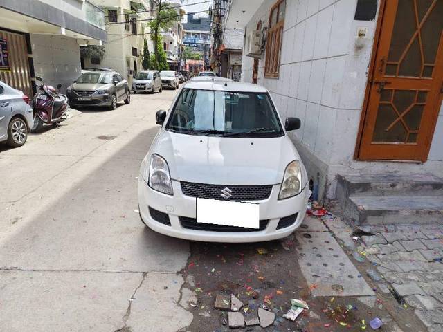 https://images10.gaadi.com/usedcar_image/4415857/original/55e056e15c4bc7955bbe7655882631e8.jpg?imwidth=6401