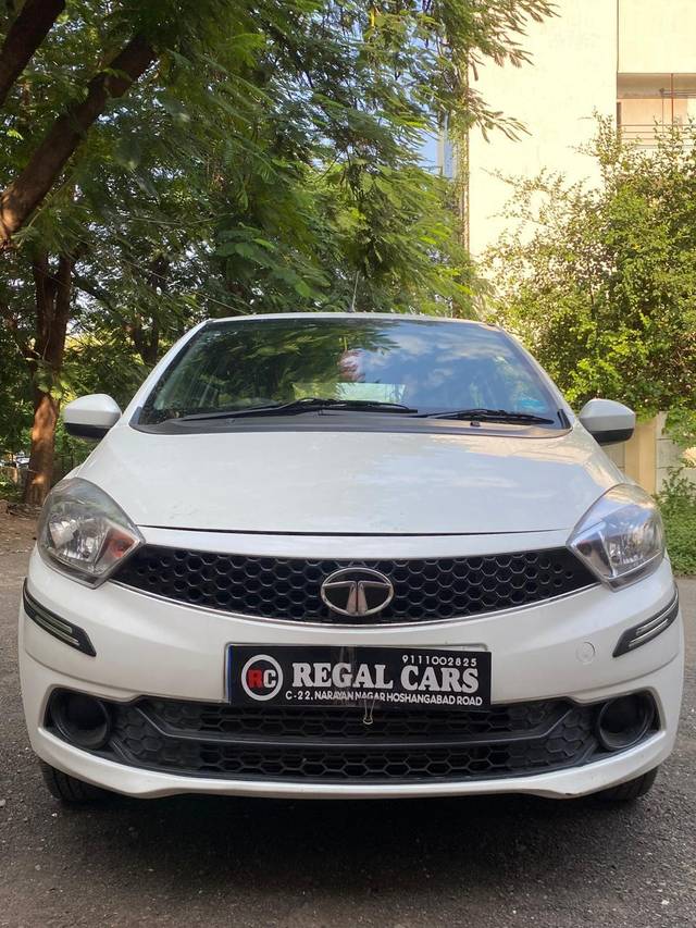 https://images10.gaadi.com/usedcar_image/4415874/original/910ba07eca497056e621d102a0b24644.jpg?imwidth=6400