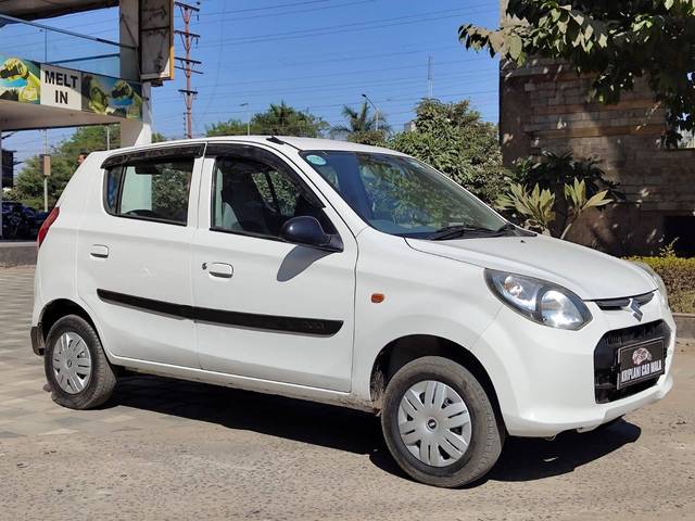 https://images10.gaadi.com/usedcar_image/4415907/original/processed_41fe18bb560699686d4be70089b4035e.jpg?imwidth=6400