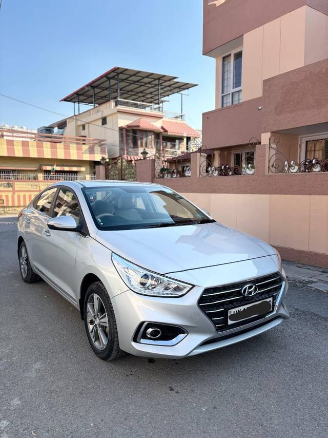 https://images10.gaadi.com/usedcar_image/4415927/original/dfa356b21de7a64a6652609043aa0367.jpg?imwidth=6400