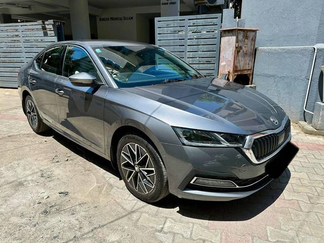 https://images10.gaadi.com/usedcar_image/4415948/original/processed_06b52b89370e50ed2f3562652d81730a.jpg?imwidth=6400