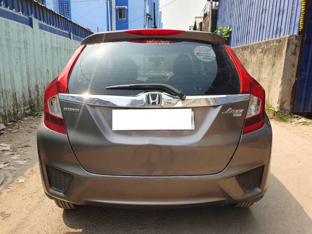 https://images10.gaadi.com/usedcar_image/4416101/original/processed_305bc0dfe756b52061b5e10e5a8ca77b.jpg?imwidth=6402