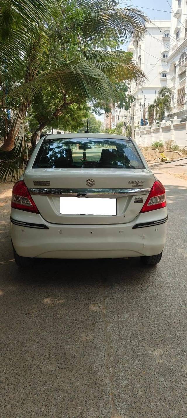 https://images10.gaadi.com/usedcar_image/4416163/original/processed_6afc39974540650d5a21868c0e5b3742.jpg?imwidth=6402