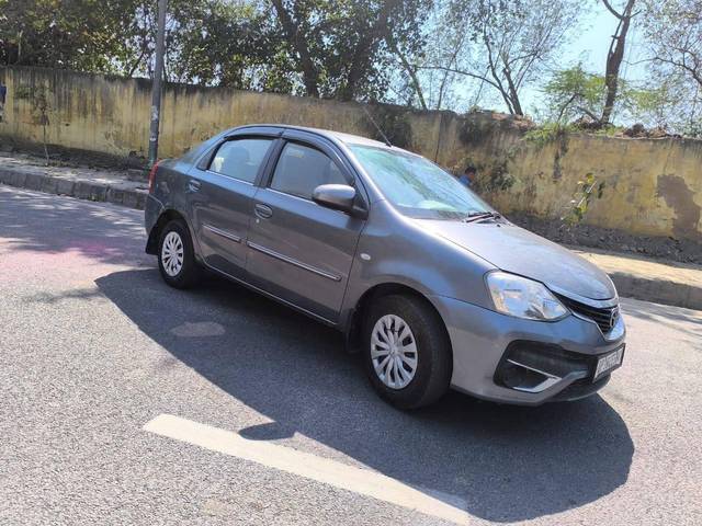 https://images10.gaadi.com/usedcar_image/4416288/original/processed_6a08c61f41837fecb1f72566104e7e64.jpg?imwidth=6400