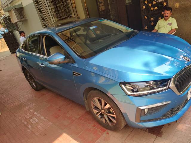 https://images10.gaadi.com/usedcar_image/4416290/original/bd2deb730fa8886e4d16e823fbeb813f.jpeg?imwidth=6400