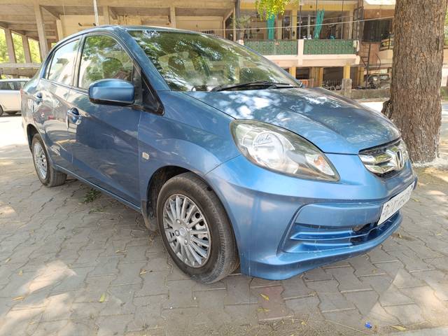 https://images10.gaadi.com/usedcar_image/4416292/original/27792698bbf040b3bea5b4c40c733cbb.jpg?imwidth=6400