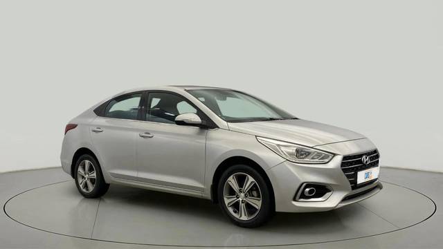https://images10.gaadi.com/usedcar_image/4416319/original/c01e349fdfc6e3099042af0258e3da81.jpg?imwidth=6400