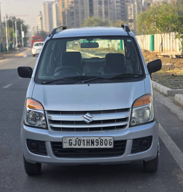 https://images10.gaadi.com/usedcar_image/4416324/original/48aab6f614335de64bb28d95973e0359.jpg?imwidth=6400