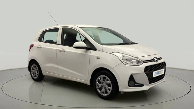 https://images10.gaadi.com/usedcar_image/4416393/original/e475a9575534b4f7df19d1312fcd53ab.jpg?imwidth=6400