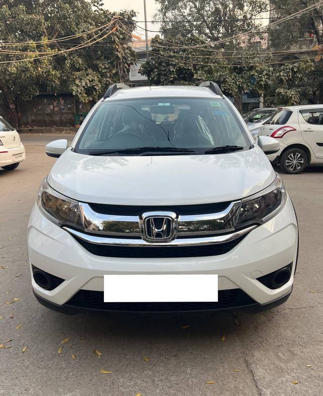 https://images10.gaadi.com/usedcar_image/4416395/original/processed_ec8f786f-b959-4089-9f90-31a26f1574ef.jpg?imwidth=6402