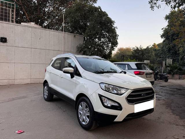 https://images10.gaadi.com/usedcar_image/4416406/original/processed_e3c1f651-a1db-4237-9d01-317640744533.jpg?imwidth=6400