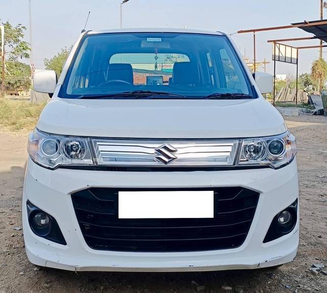 https://images10.gaadi.com/usedcar_image/4416460/original/processed_e9d78e04-c173-4959-88a3-bc64d0ec4108.jpg?imwidth=6400