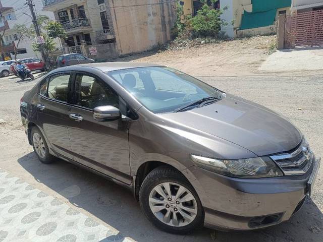https://images10.gaadi.com/usedcar_image/4416595/original/b4f727abdf40fea6cc40562b0c27ee20.jpg?imwidth=6400