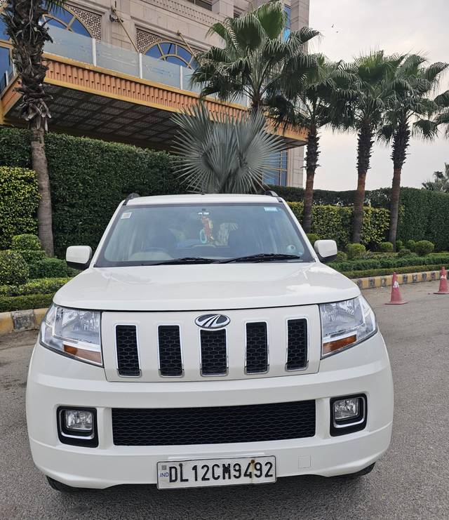 https://images10.gaadi.com/usedcar_image/4416630/original/ce8addd0c211e4b0f40408dda646b37f.jpg?imwidth=6400