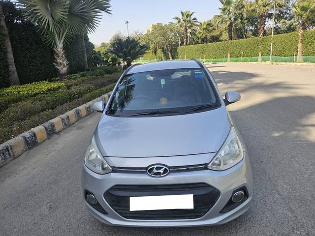 https://images10.gaadi.com/usedcar_image/4416645/original/processed_ca356b29e748eb5f930e00c7d48e35a8.jpg?imwidth=6402