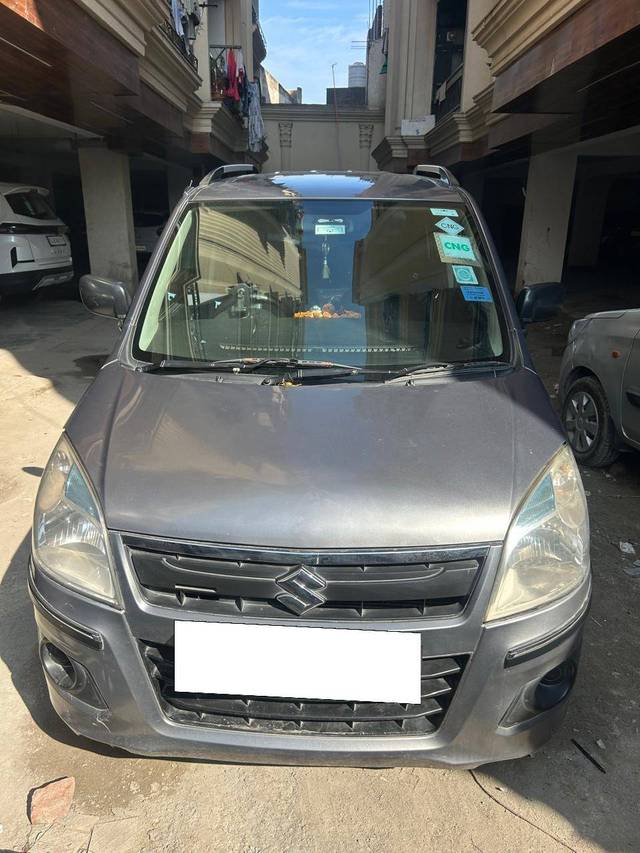 https://images10.gaadi.com/usedcar_image/4416664/original/c0760db22968bd0f3313bfcf4bfea40c.jpg?imwidth=6400