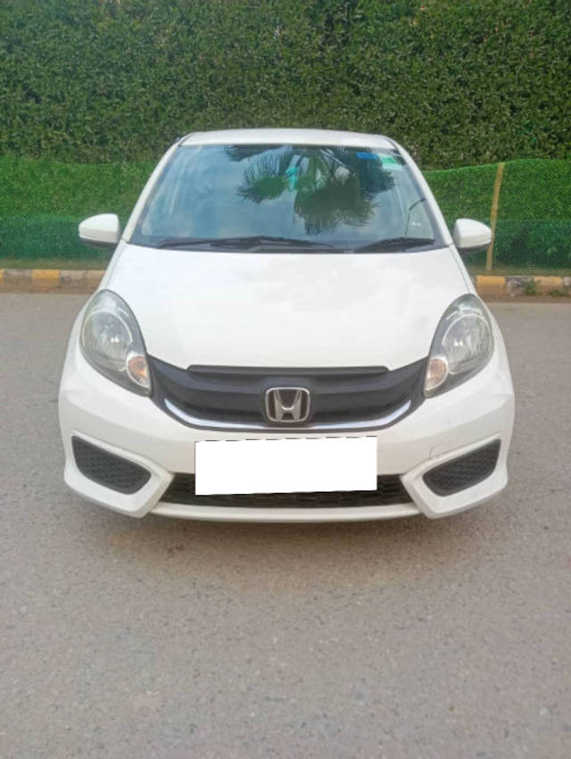 https://images10.gaadi.com/usedcar_image/4416709/original/processed_25574bef5c69e7e78cdd5e8455007d40.png?imwidth=6402