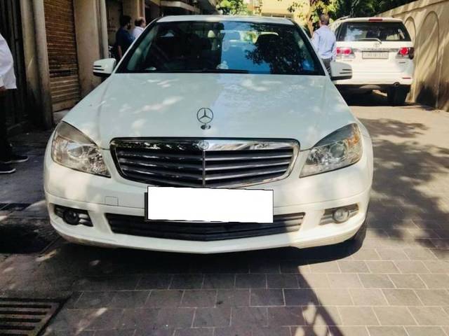 https://images10.gaadi.com/usedcar_image/4416768/original/processed_1a9e3d0fe1c2472e339b2fff380aa288.jpg?imwidth=6400