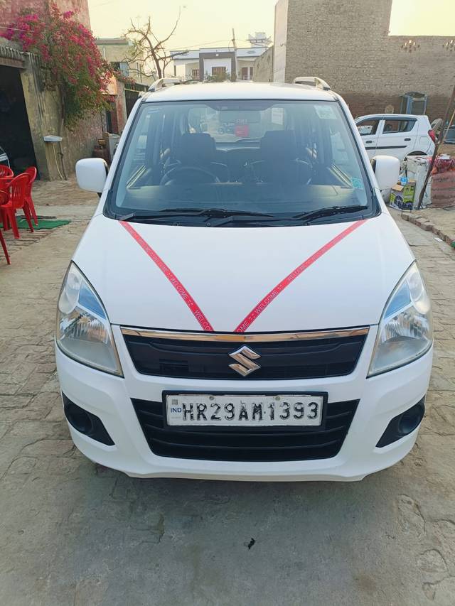 https://images10.gaadi.com/usedcar_image/4416769/original/a21607a1c7d4eead5e23bc07159979ab.jpg?imwidth=6401