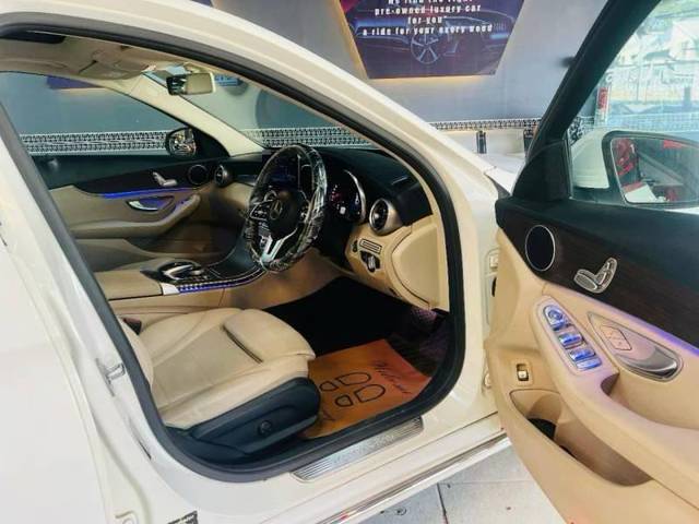 https://images10.gaadi.com/usedcar_image/4416800/original/7e02757249d5b01c3a5efd9400e36ec6.jpg?imwidth=6402