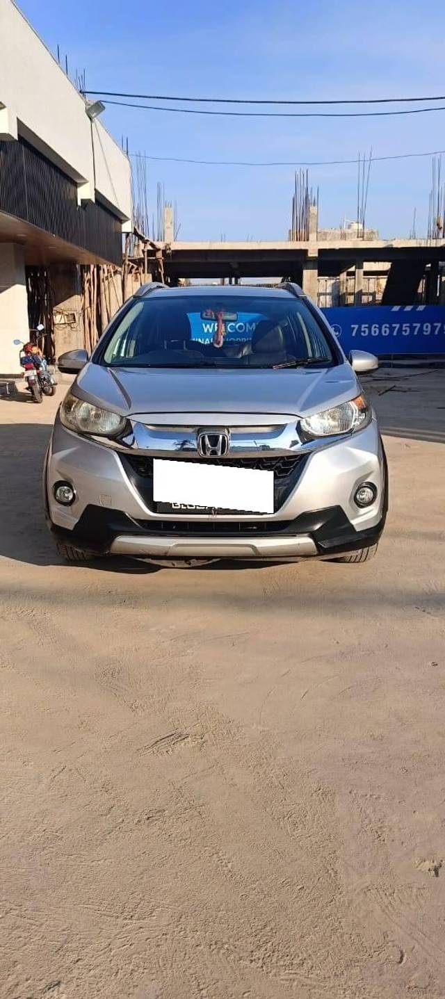 https://images10.gaadi.com/usedcar_image/4416845/original/processed_4c017862896c2f5bfdab07e1d7c8963d.jpg?imwidth=6400