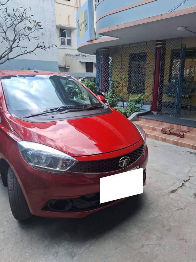 https://images10.gaadi.com/usedcar_image/4416846/original/processed_ab0b51d6ac3d1b63289923175c58cc8b.jpg?imwidth=6400