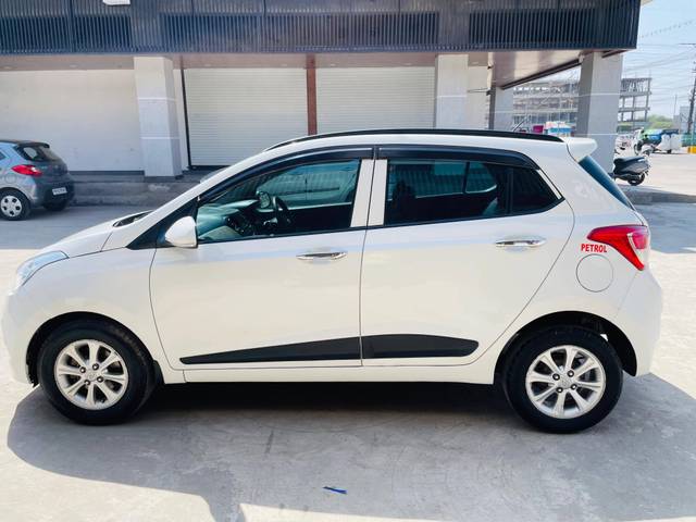 https://images10.gaadi.com/usedcar_image/4416849/original/processed_fffca14471f8fe4d4b0ede889ed805fd.jpg?imwidth=6401