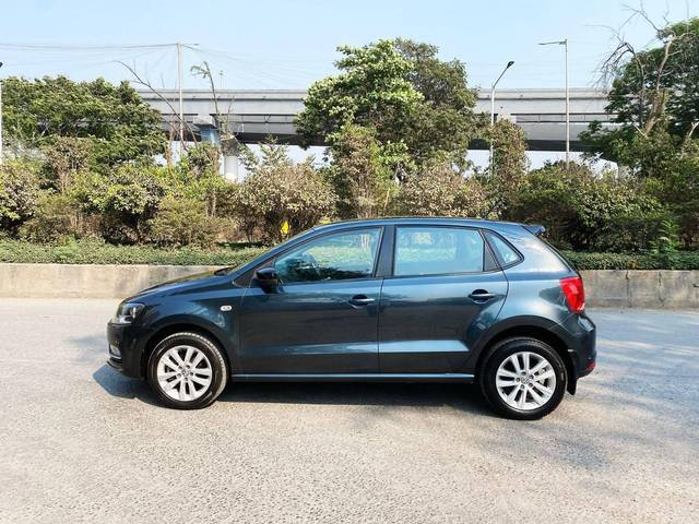 https://images10.gaadi.com/usedcar_image/4416851/original/processed_5b2e93ccc5abf28f97958c7ab5e69333.jpg?imwidth=6402