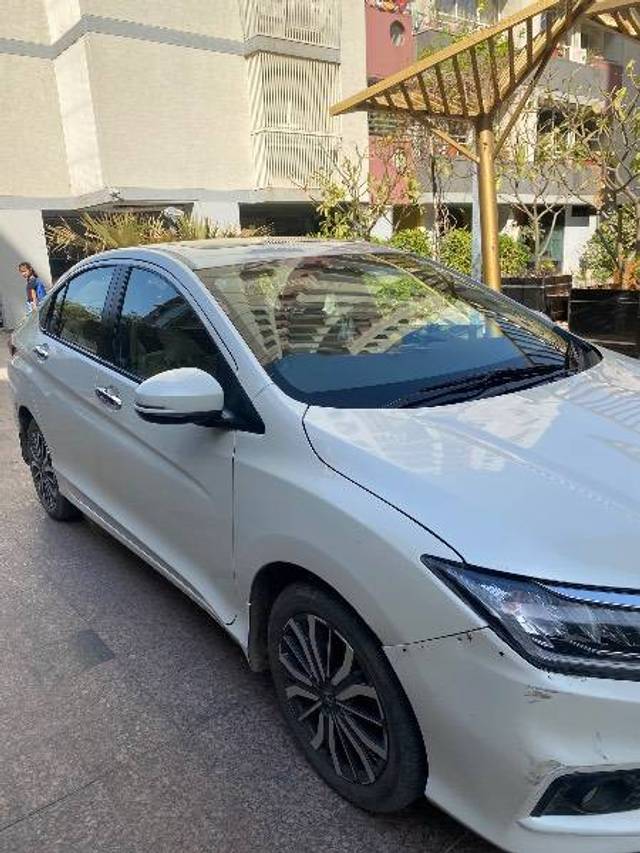 https://images10.gaadi.com/usedcar_image/4416856/original/381dec0306e37437853cb2a332841c18.jpeg?imwidth=6401