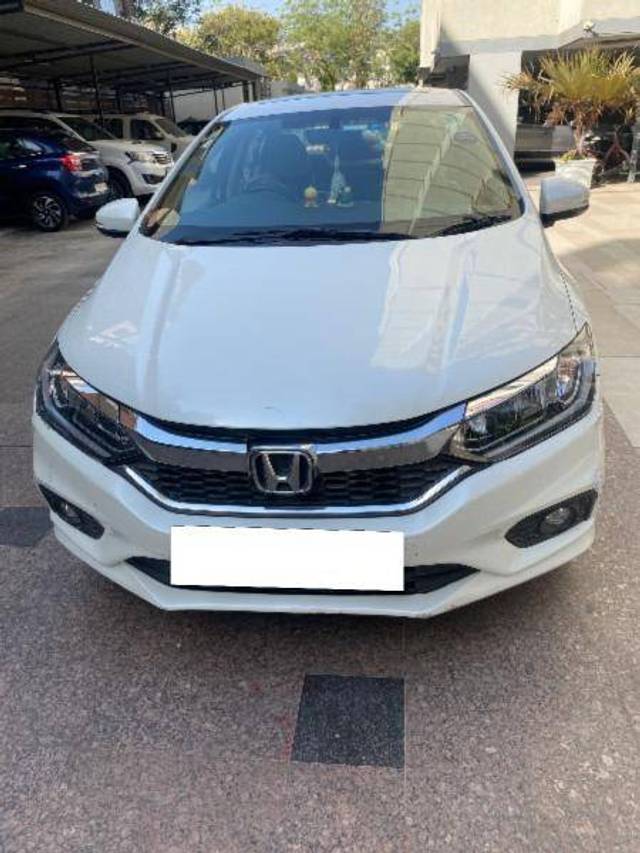 https://images10.gaadi.com/usedcar_image/4416856/original/7569bf2ff41ea887b077f95a97d13a86.jpeg?imwidth=6400
