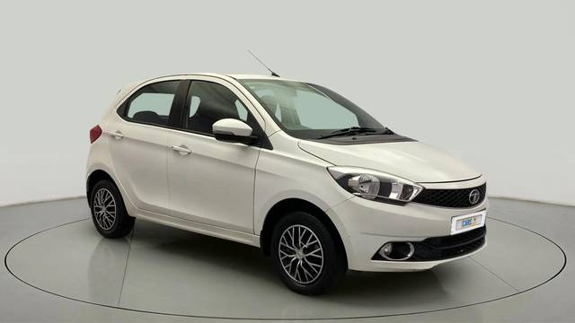 https://images10.gaadi.com/usedcar_image/4416869/original/8a2ad94e7cb51331a2245add5d1fa028.jpg?imwidth=6400