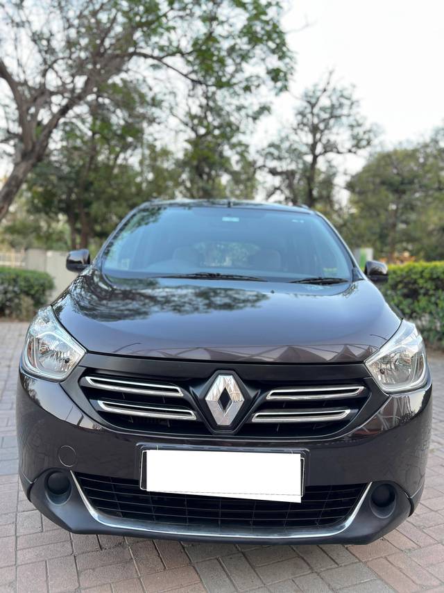 https://images10.gaadi.com/usedcar_image/4416928/original/processed_cc3d7ae192e7c8ec9b4793be7f702f75.jpg?imwidth=6402