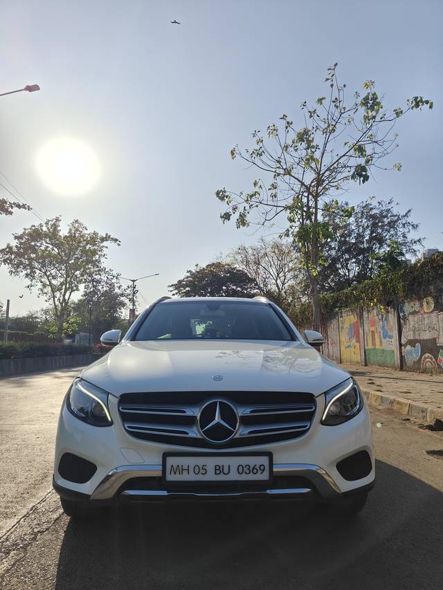 https://images10.gaadi.com/usedcar_image/4416960/original/processed_4316639c64bee29dd4f0f548e4516907.jpg?imwidth=6400