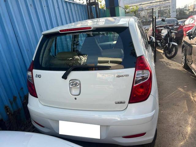 https://images10.gaadi.com/usedcar_image/4416977/original/processed_c458bad8161575619d2d5f62a797ea2e.jpg?imwidth=6401