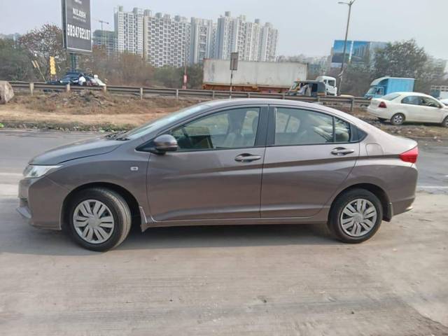 https://images10.gaadi.com/usedcar_image/4416979/original/processed_dbb1dbd306f16ef6d8a594d12a8c8452.jpg?imwidth=6402