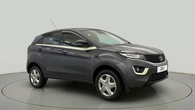 https://images10.gaadi.com/usedcar_image/4417006/original/e8a8f80e85ada8817c79b7e8d1765b0e.jpg?imwidth=6400