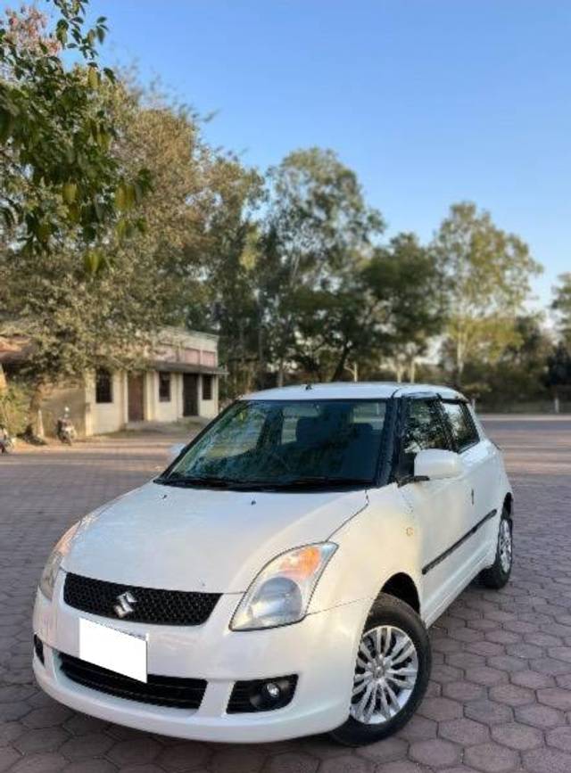 https://images10.gaadi.com/usedcar_image/4417015/original/processed_2af574ac-2892-40ce-8b7a-8c1241c81202.jpeg?imwidth=6400