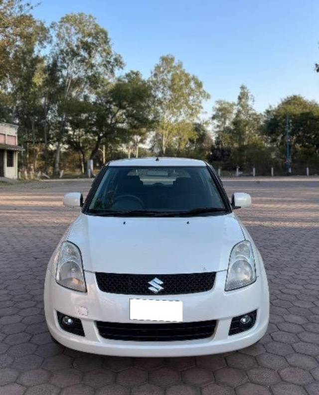 https://images10.gaadi.com/usedcar_image/4417015/original/processed_b42fb29f-7c51-4fea-8844-eaef457b13c4.jpeg?imwidth=6402