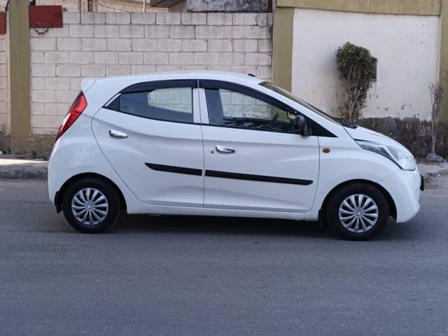 https://images10.gaadi.com/usedcar_image/4417058/original/2e0da7c29a85d6451ec22bbcd326e378.jpg?imwidth=6401