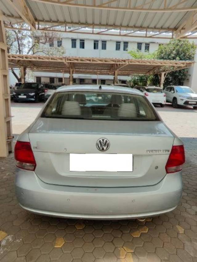 https://images10.gaadi.com/usedcar_image/4417075/original/processed_04cbba2a-eef6-4d34-b503-d3dabcff61cd.jpg?imwidth=6401