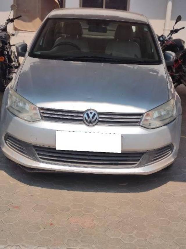 https://images10.gaadi.com/usedcar_image/4417075/original/processed_4ada6398-5fbb-4054-8520-92c3a6a32105.jpg?imwidth=6402