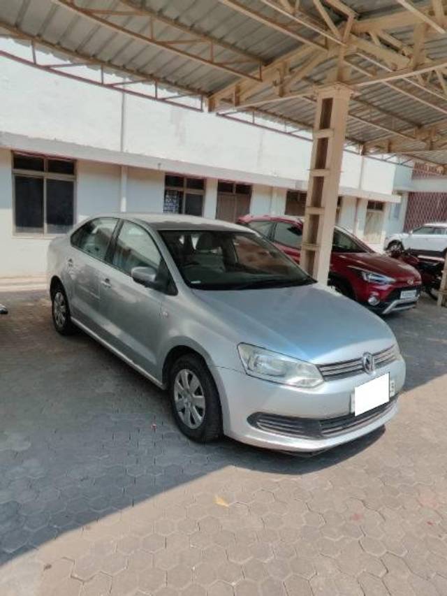 https://images10.gaadi.com/usedcar_image/4417075/original/processed_ccdcc575-610a-4517-9bc8-0924a7877881.jpg?imwidth=6400